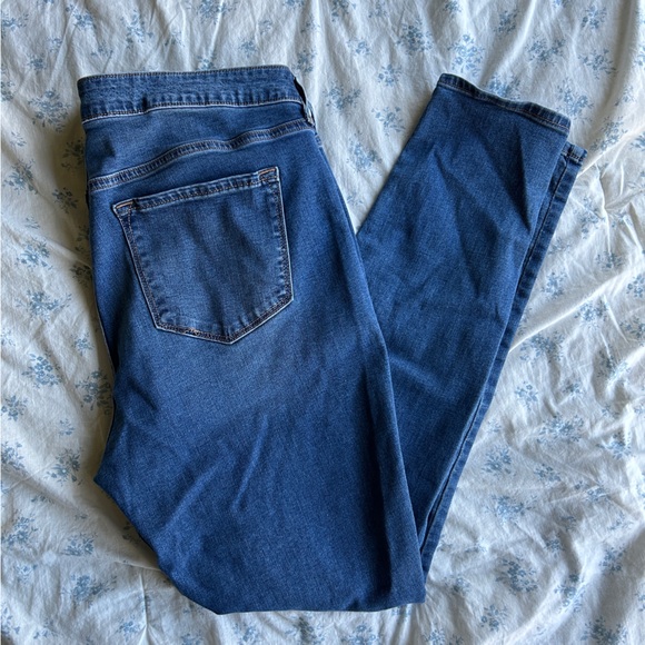 Old Navy Jeans - Picture 2 of 4